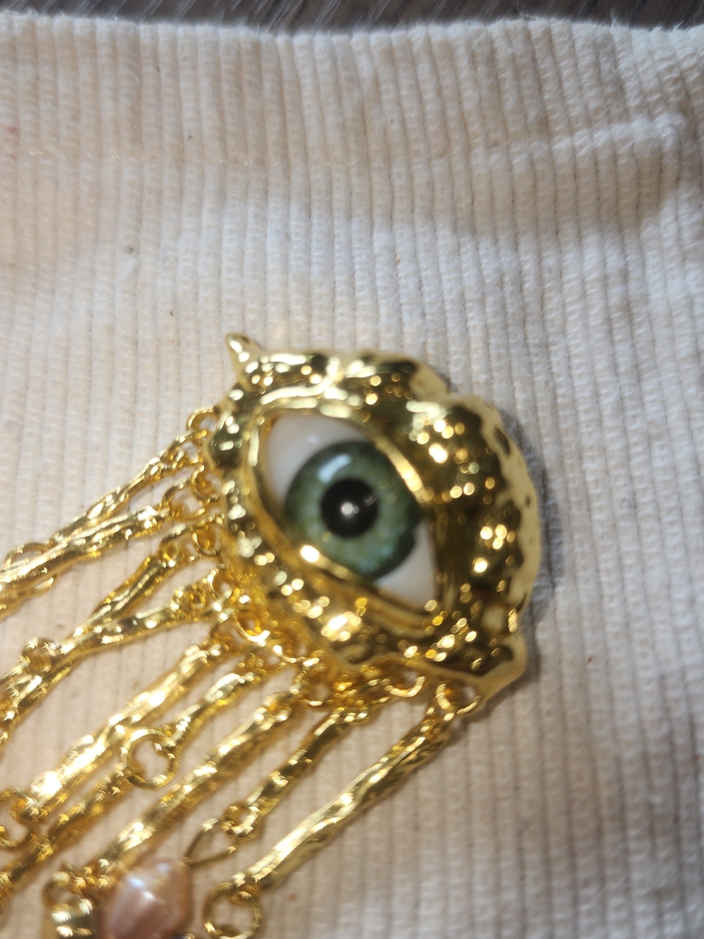 Gold Eye Brooch with Green Glass Iris and Pearl Drops - Picture 4 of 11